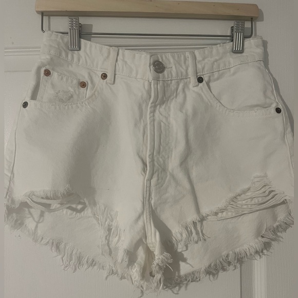 Zara White Jean Shorts - Picture 1 of 3